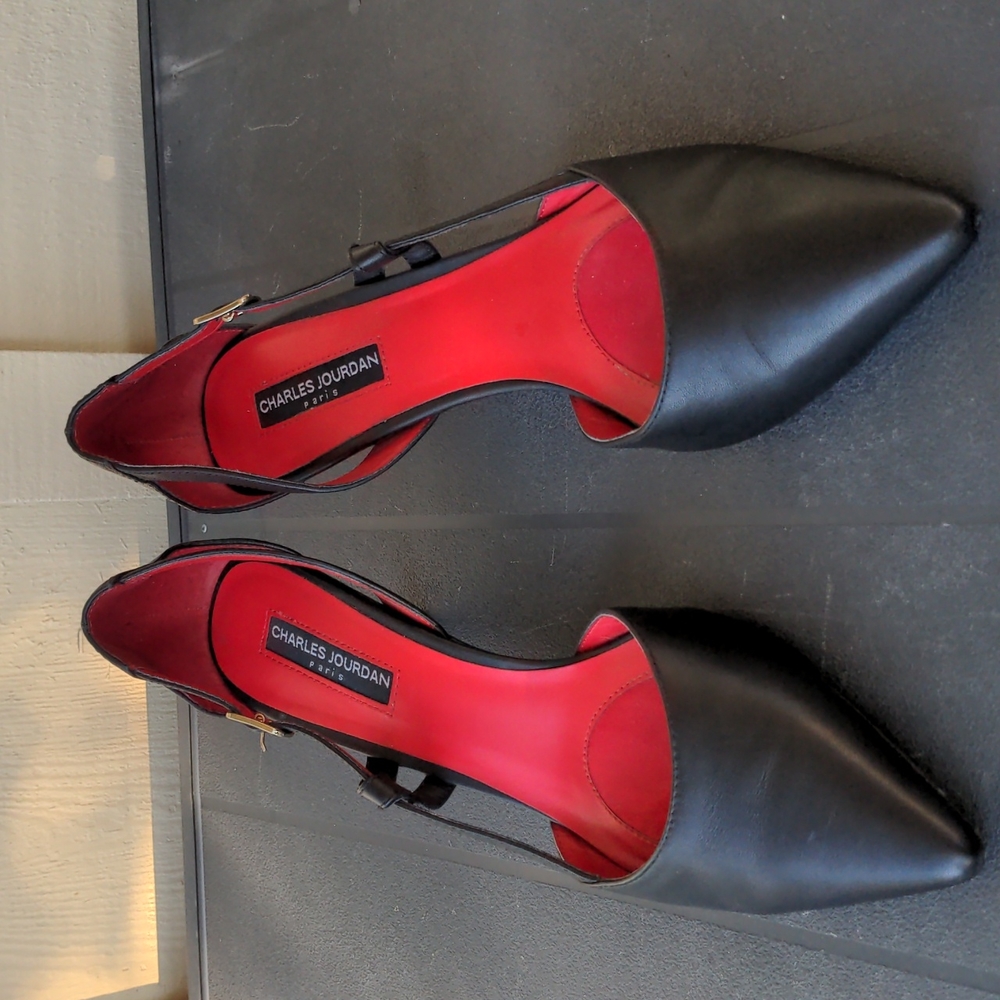 Charles Jordan Paris Low Heel Black Leather Pumps